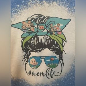Blue Cocomelon #momlife t-shirt small